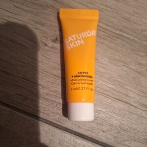💐 Saturday Skin carrot and niacimide cream🦄🪻🍍🍓🦉🐧💘